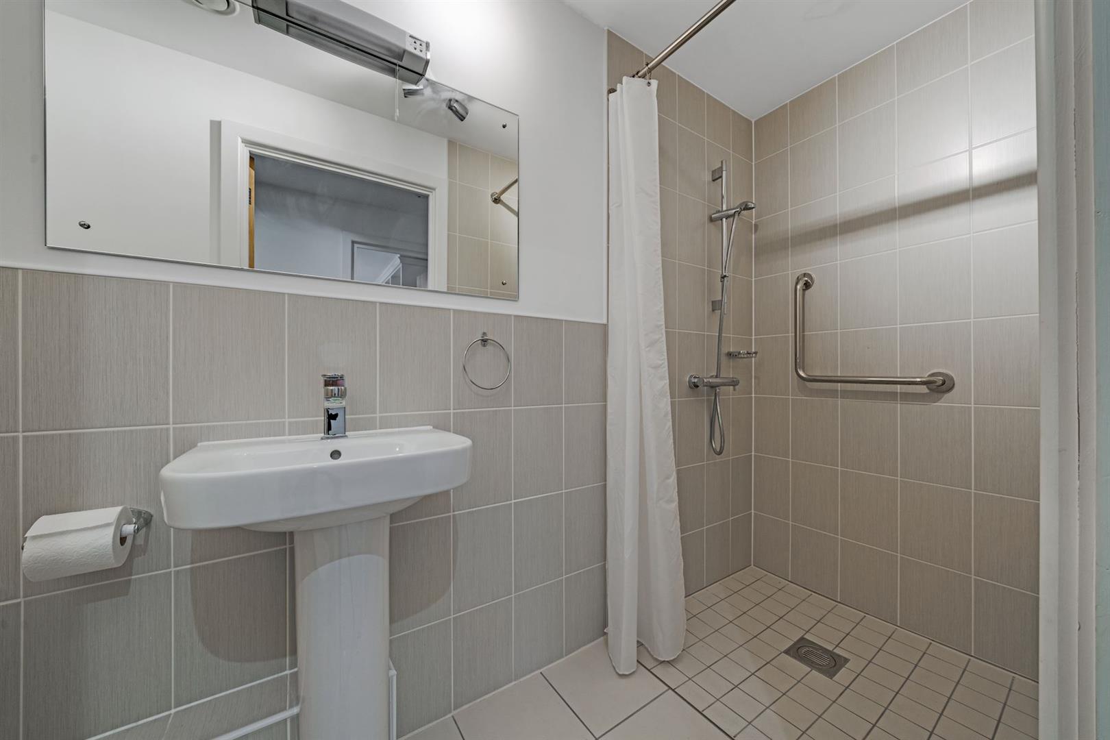 London Road, Guildford, GU1 1FF