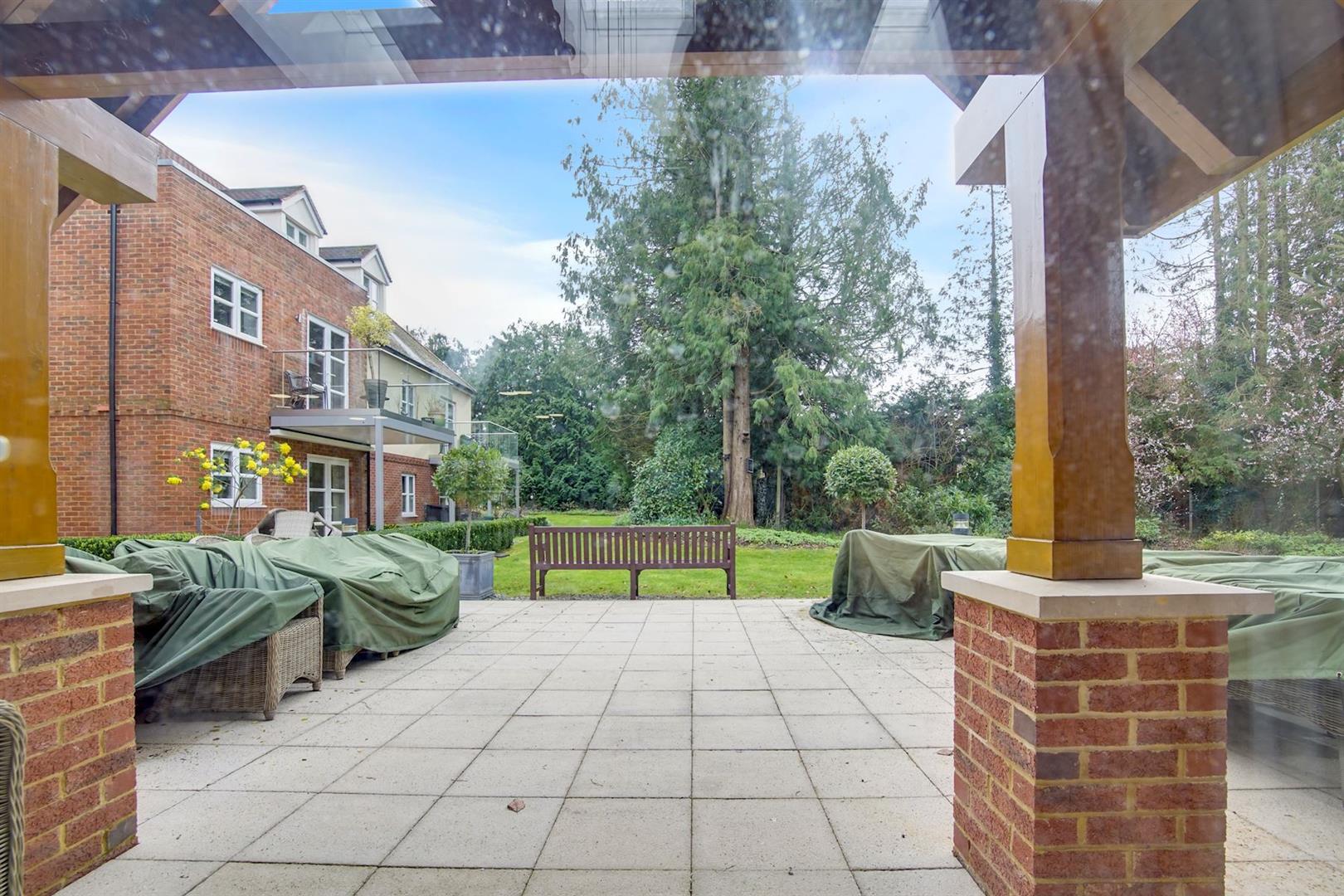 Langton House, Westhall Road, Warlingham, CR6 9HF