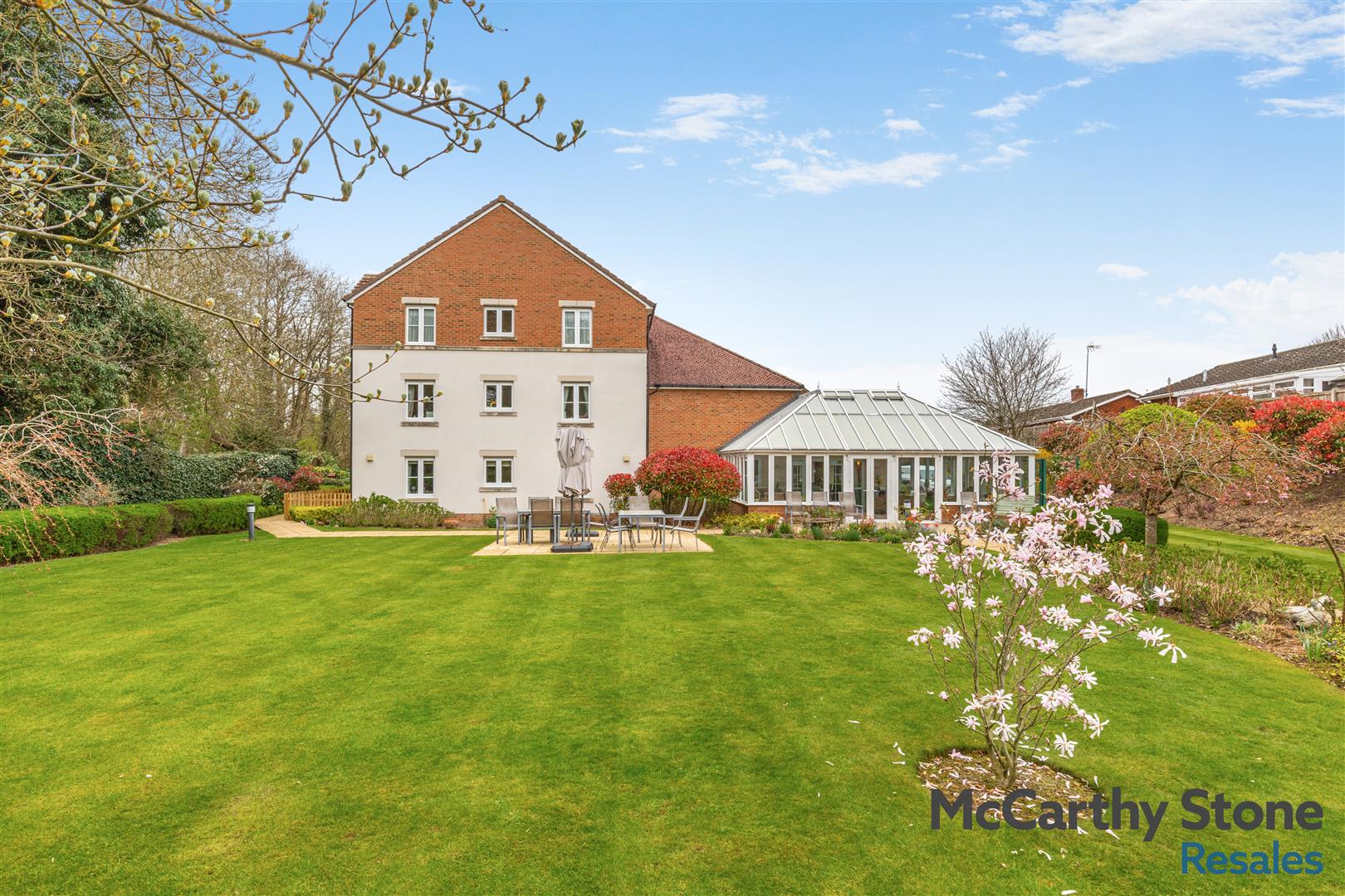 High Street South, Rushden, Northamptonshire, NN10 0FR