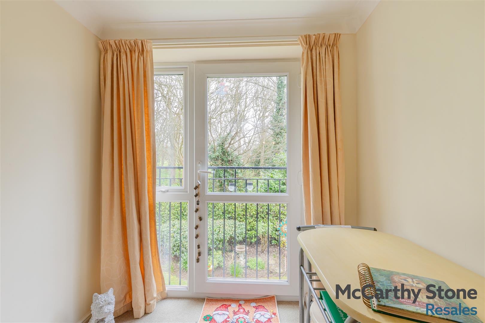 High Street South, Rushden, Northamptonshire, NN10 0FR