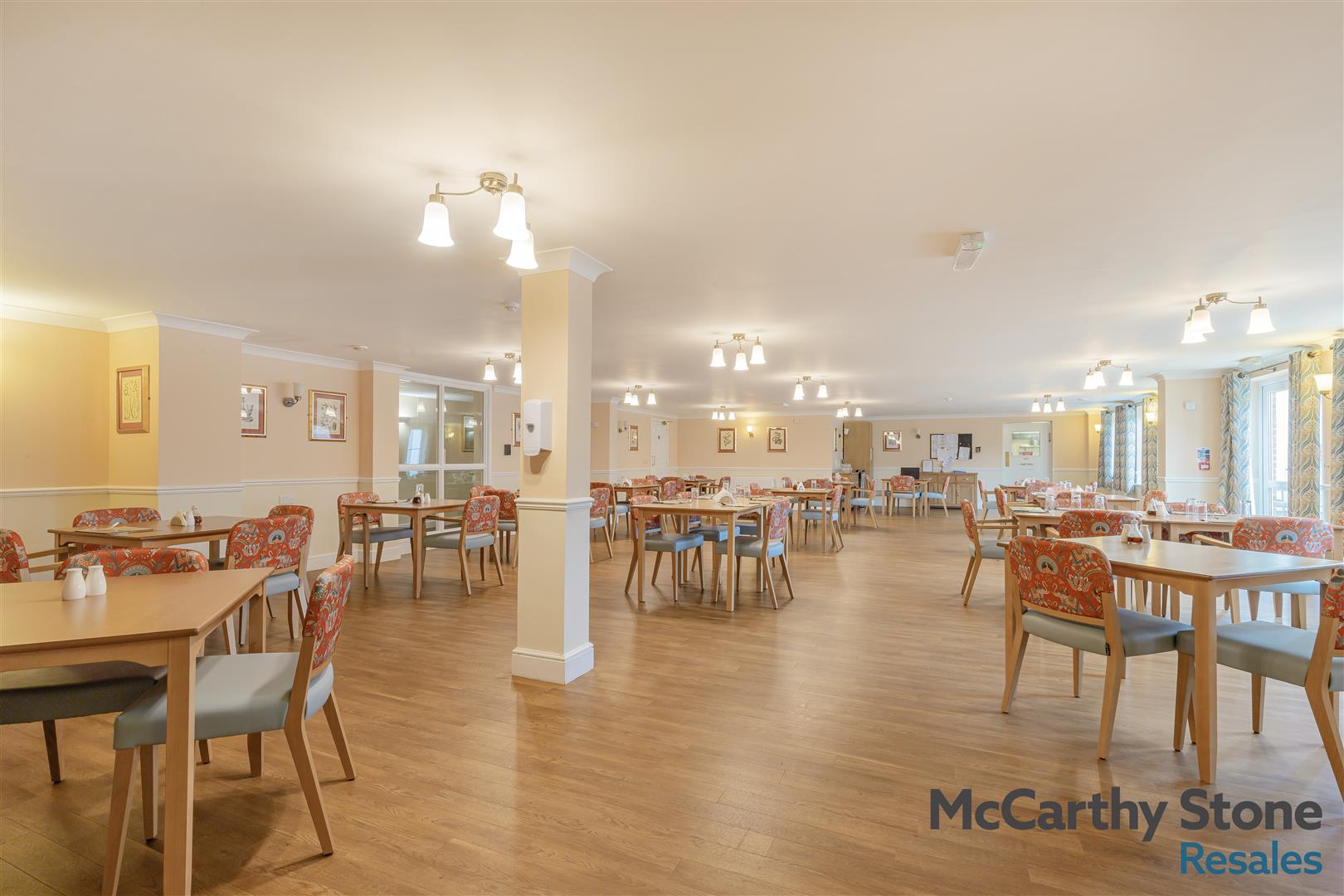 High Street South, Rushden, Northamptonshire, NN10 0FR