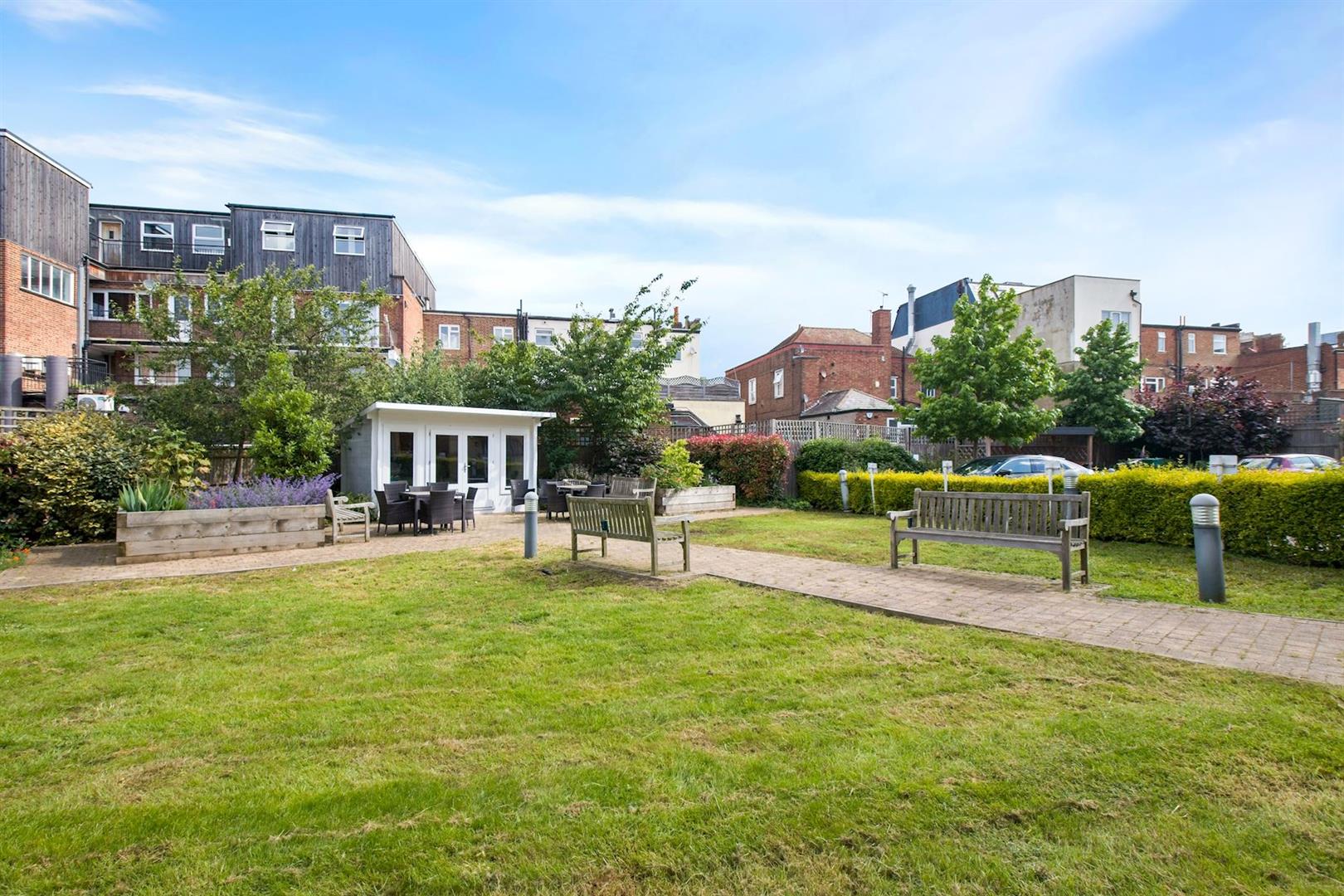 Albion Road, Bexleyheath, DA6 7AX