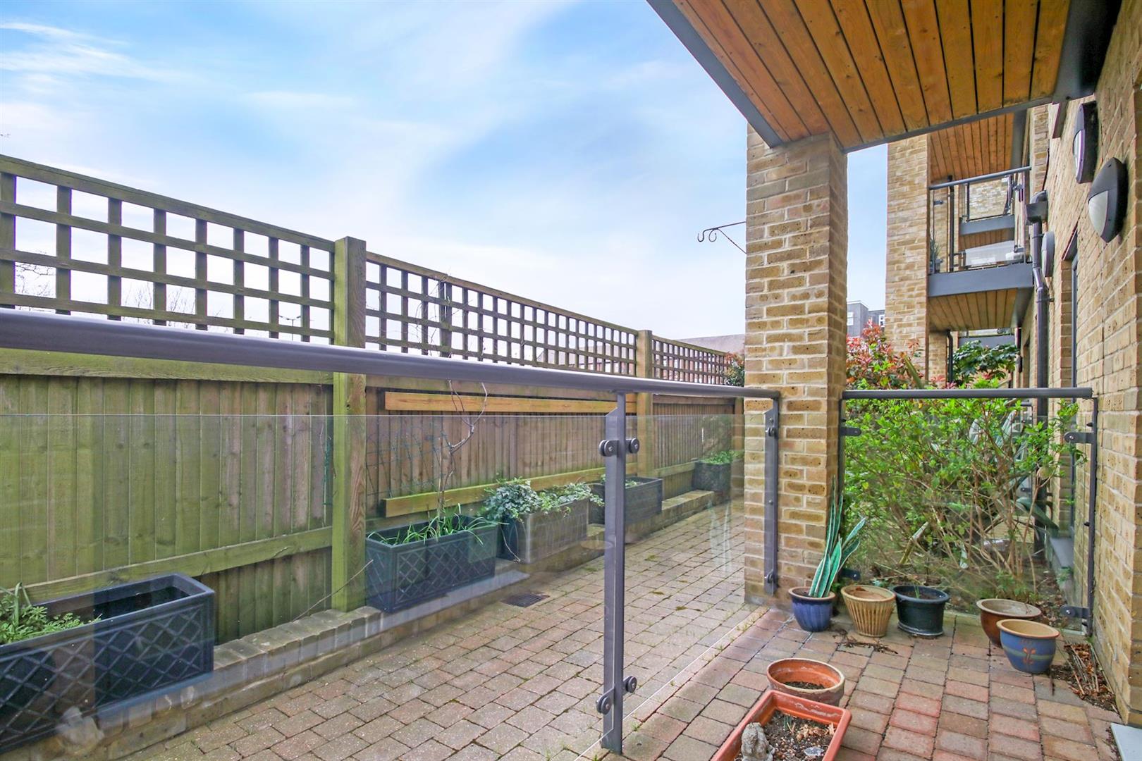 Albion Road, Bexleyheath, DA6 7AX