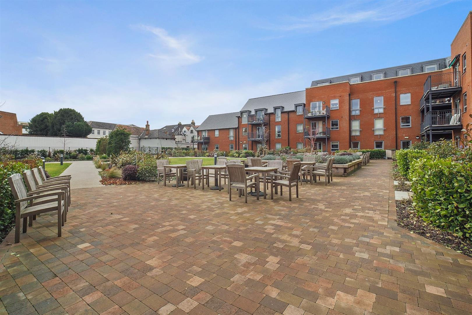 Castle Gate Endless Street, Salisbury