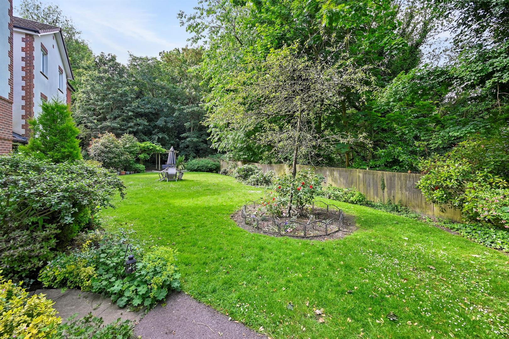 Junction Road, Warley, Brentwood, CM14 5FG