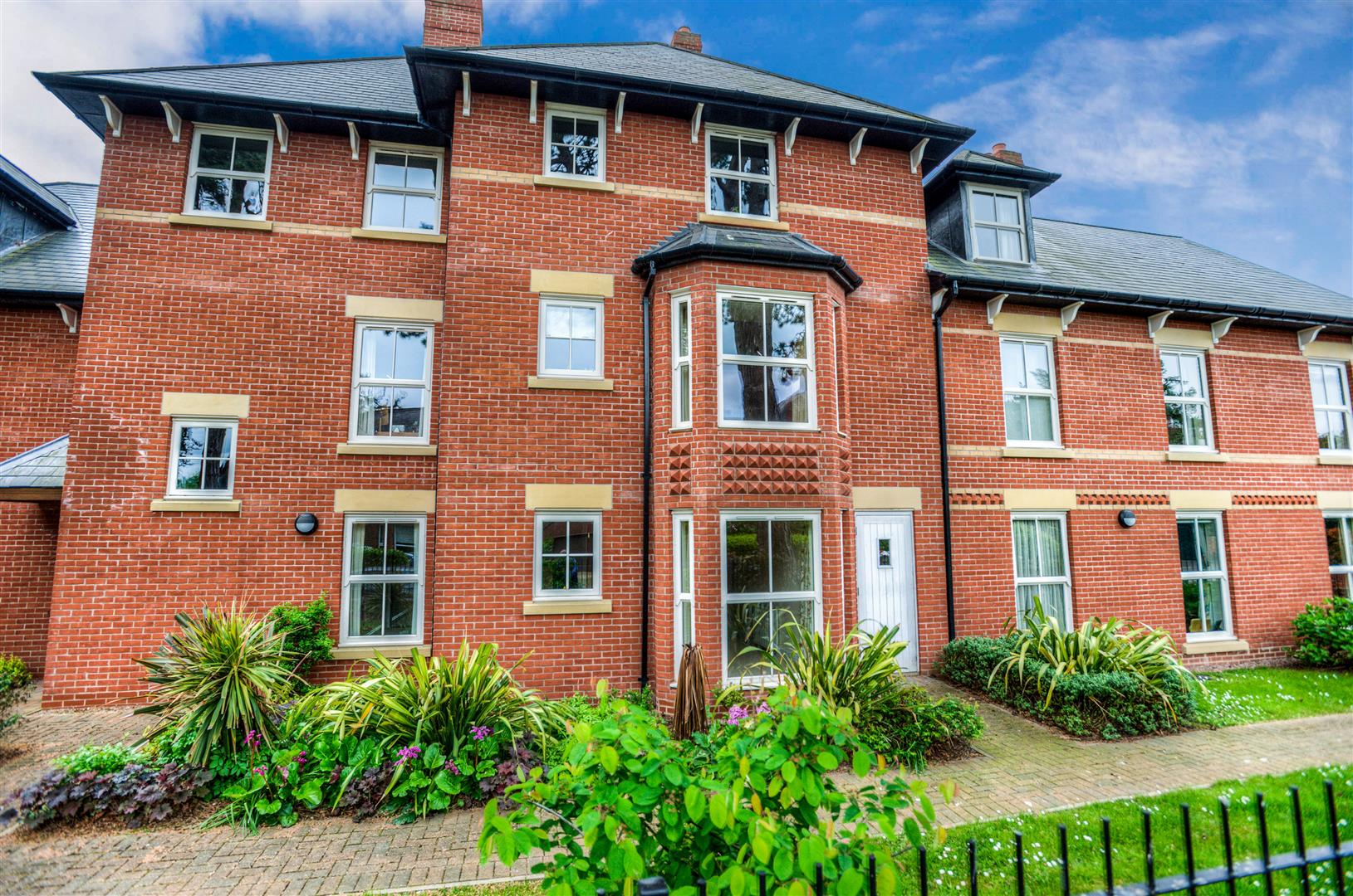 Wilton Court, Southbank Road, Kenilworth, CV8 1RX