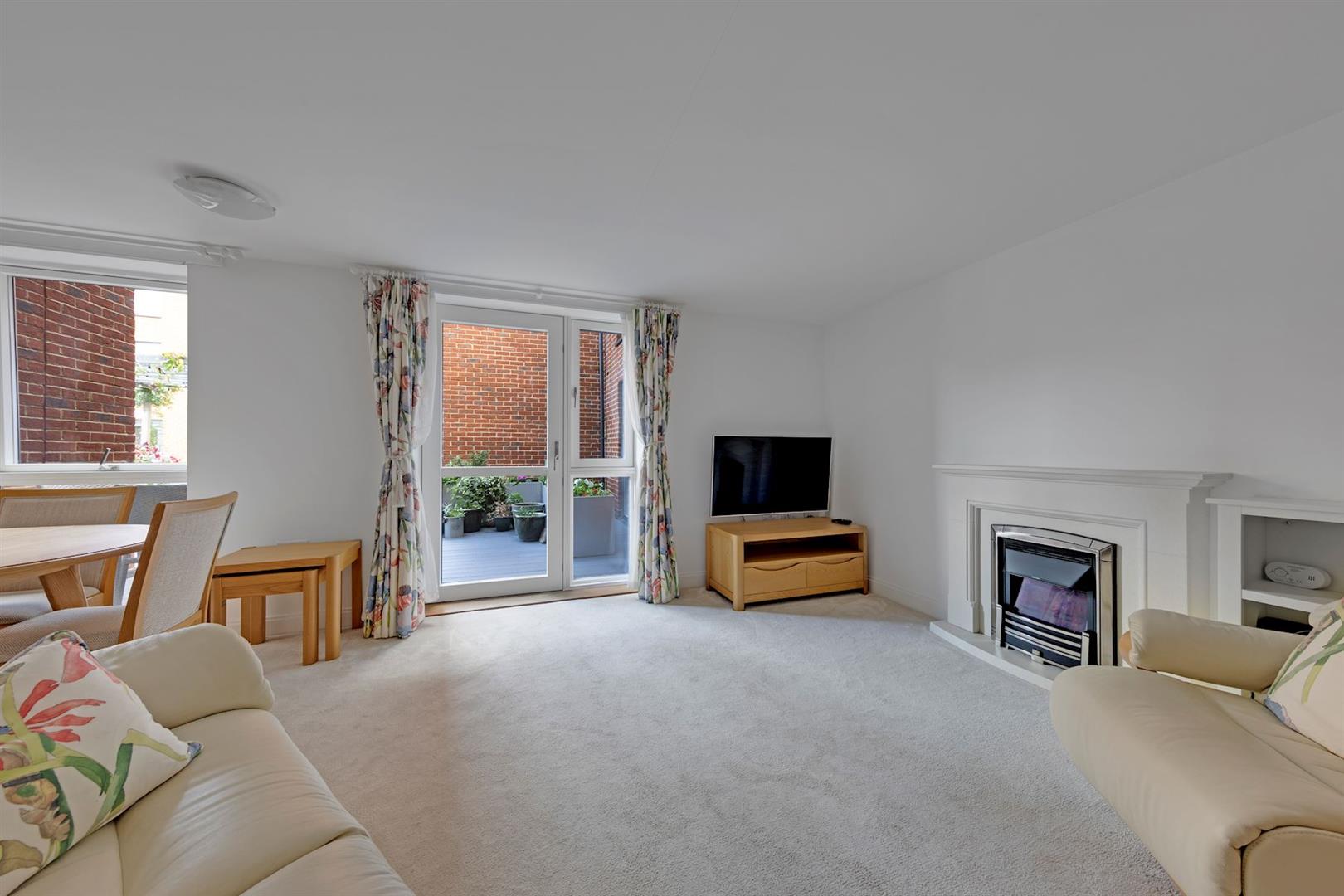 High Street, Cobham, KT11 3EB