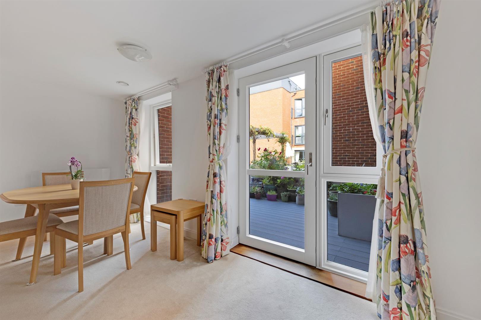 High Street, Cobham, KT11 3EB