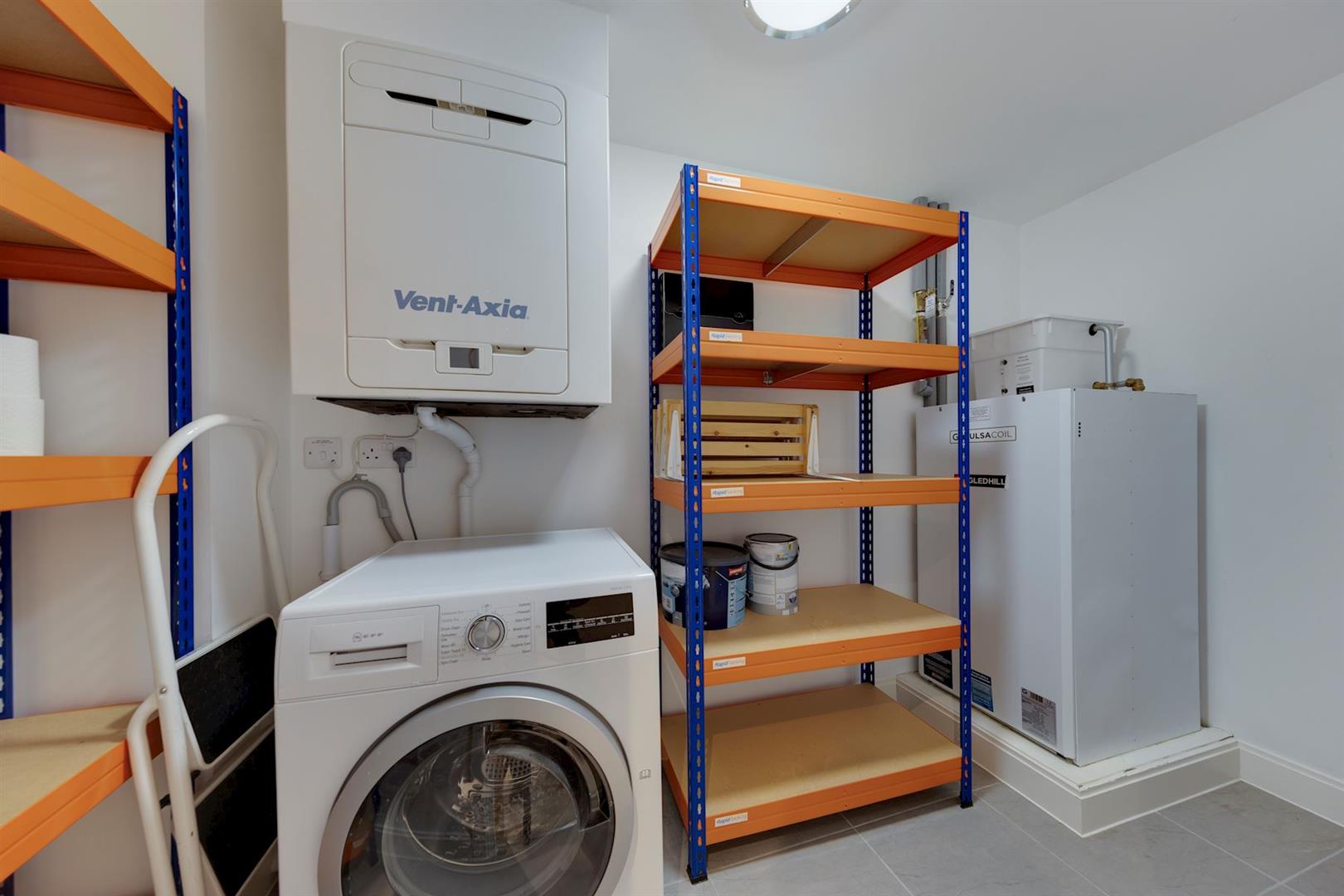 High Street, Cobham, KT11 3EB