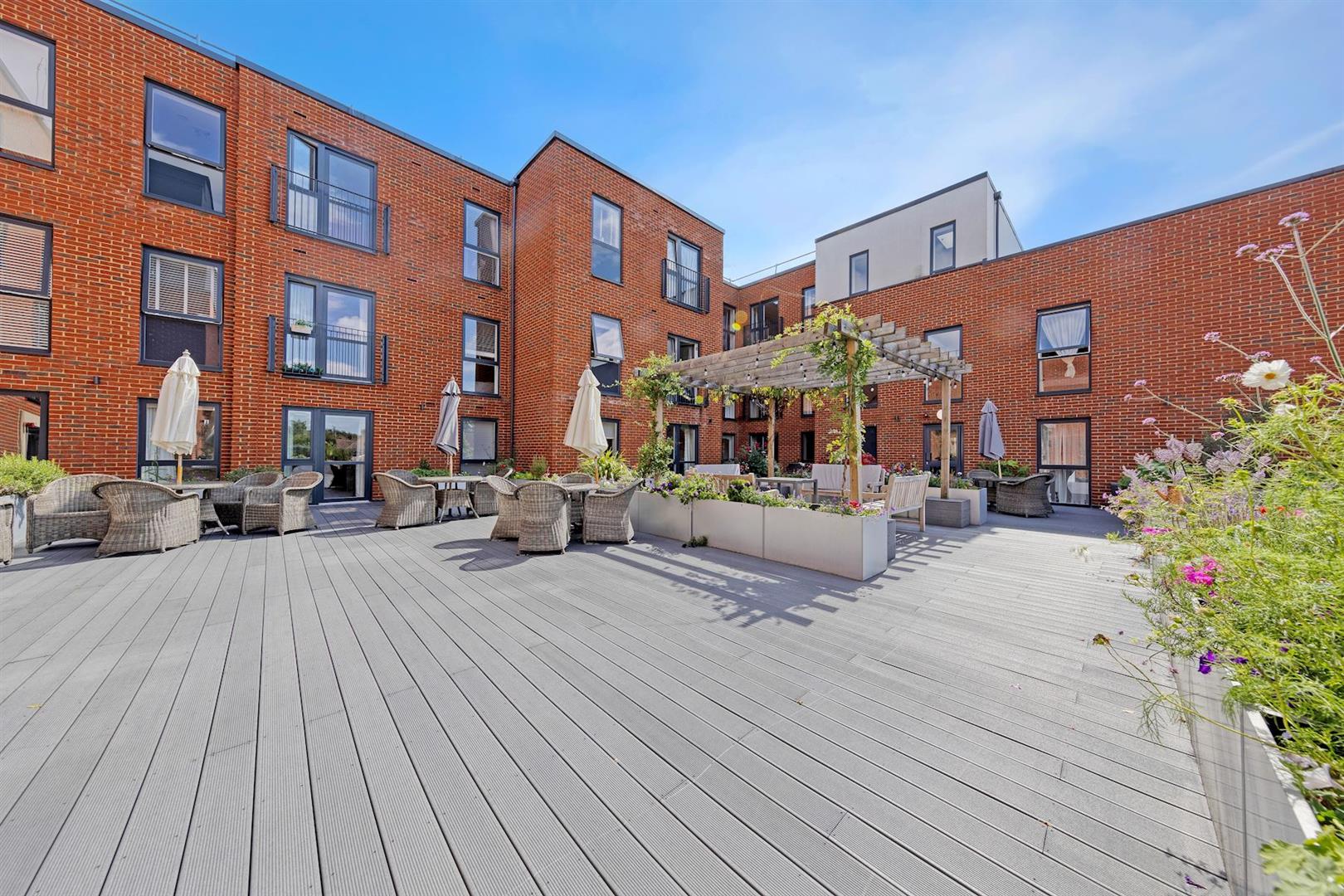 High Street, Cobham, KT11 3EB