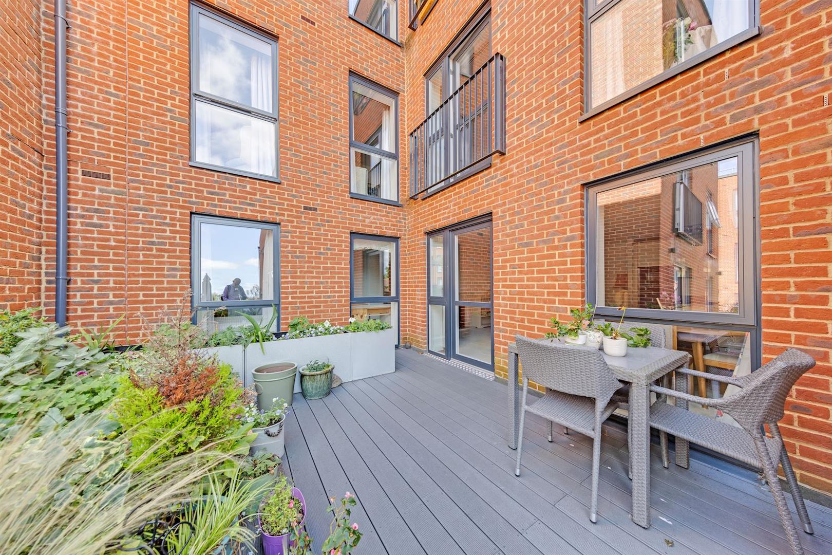 High Street, Cobham, KT11 3EB