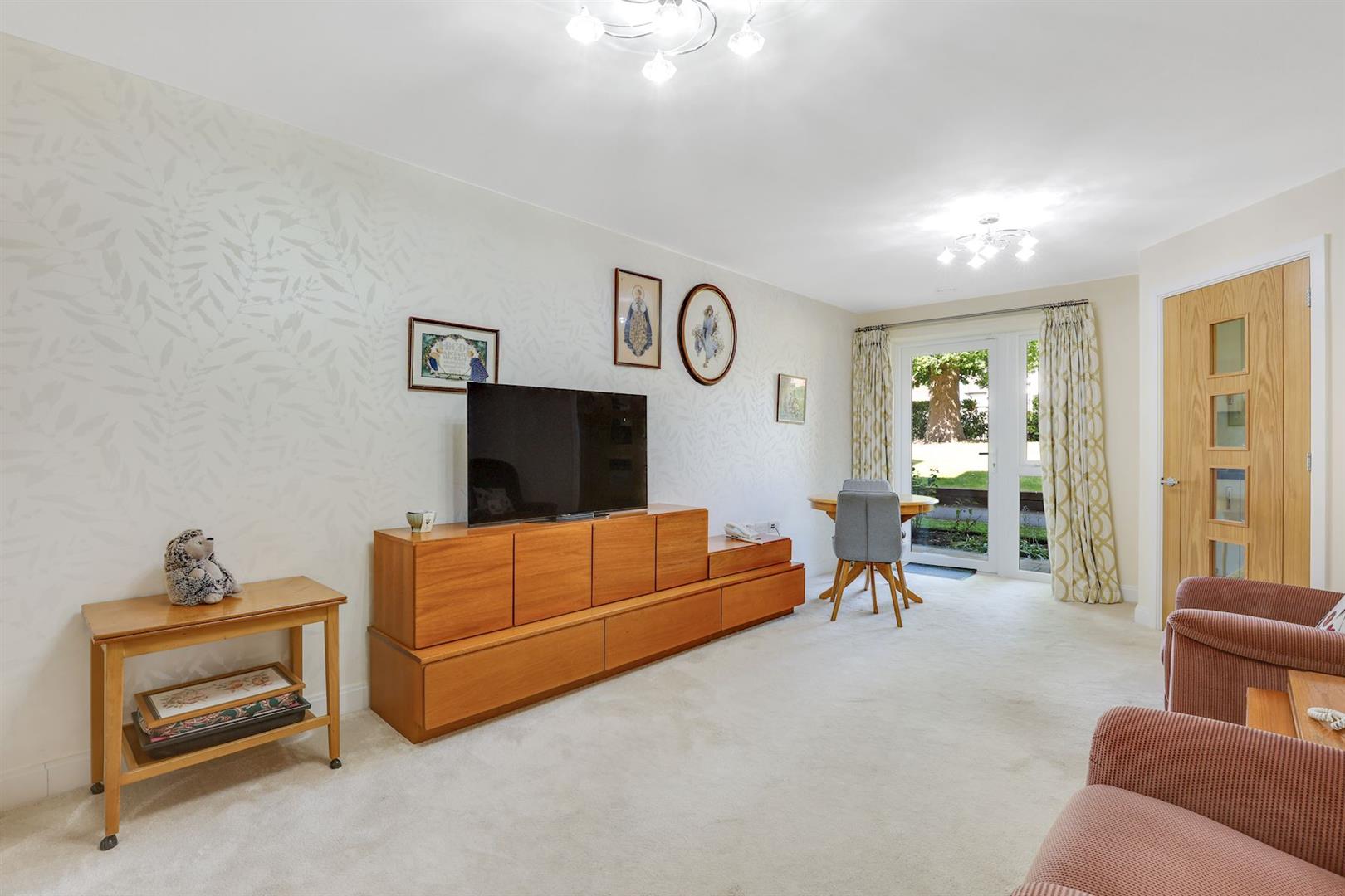 Addington Road, Sanderstead, South Croydon, CR2 8AX