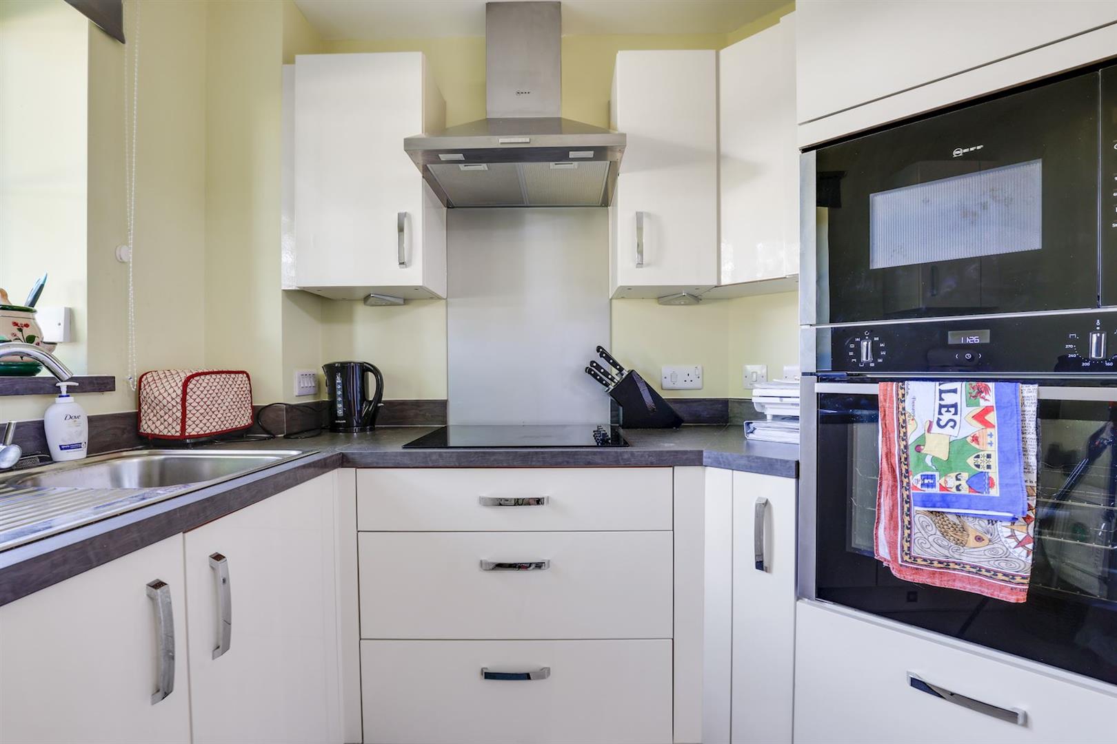 Addington Road, Sanderstead, South Croydon, CR2 8AX