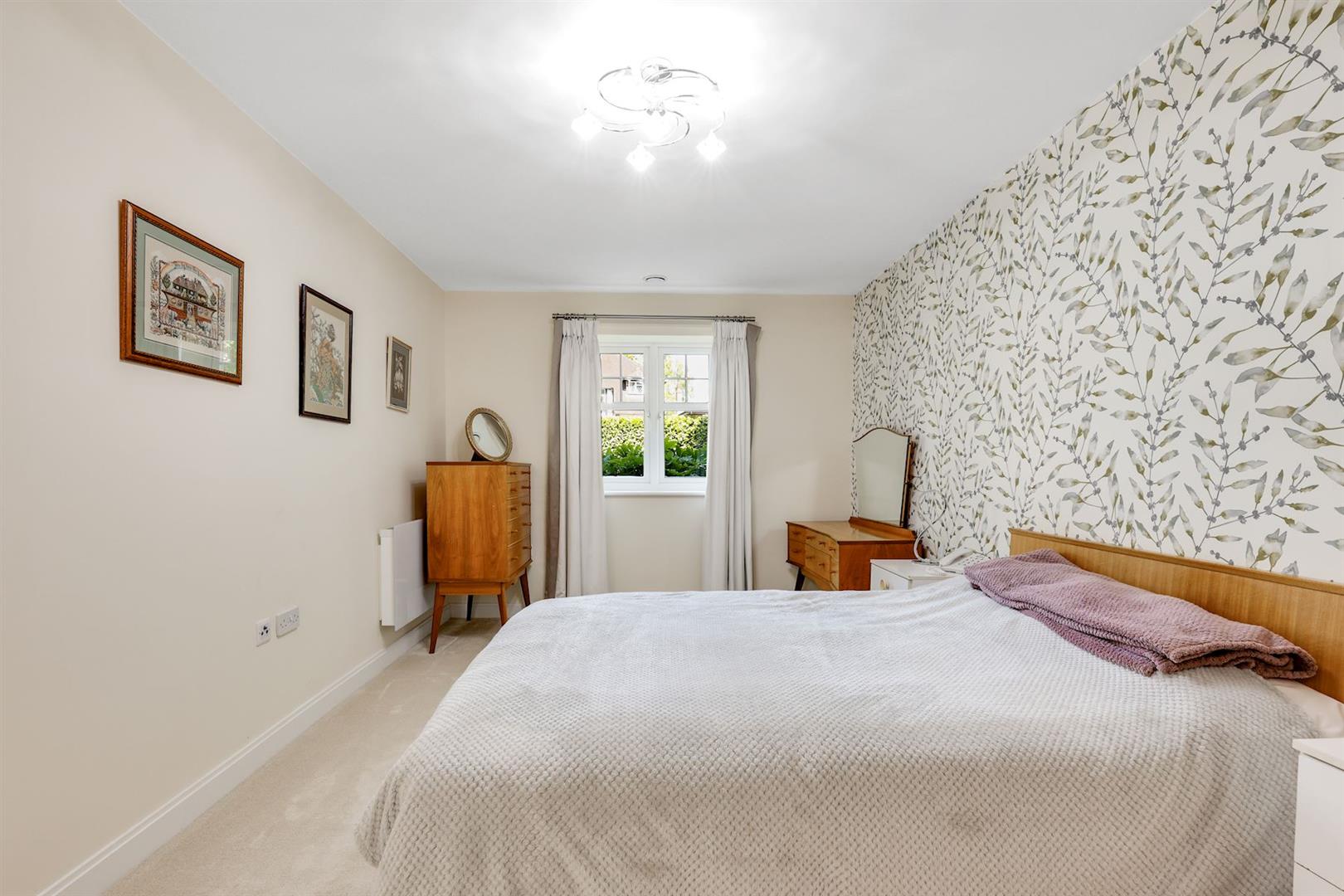 Addington Road, Sanderstead, South Croydon, CR2 8AX