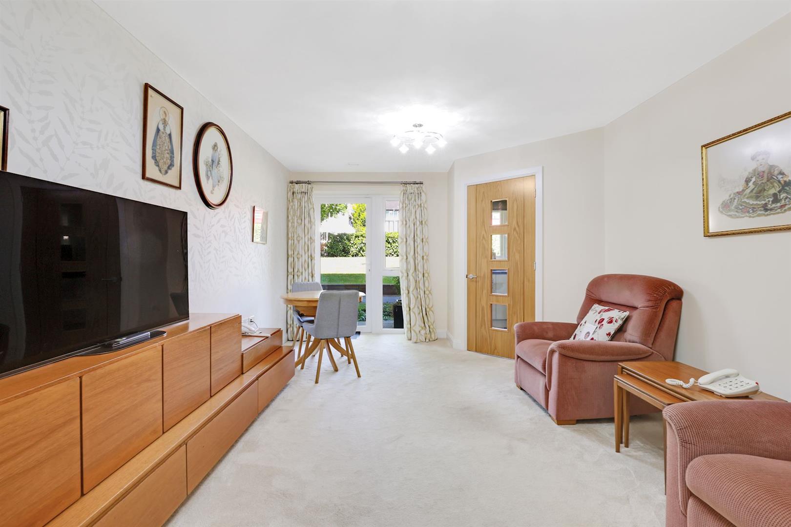 Addington Road, Sanderstead, South Croydon, CR2 8AX