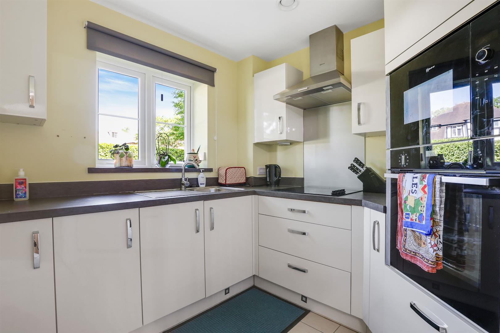Addington Road, Sanderstead, South Croydon, CR2 8AX