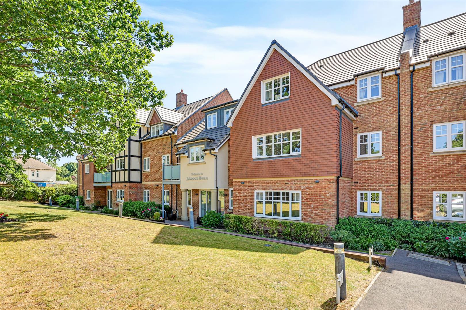 Addington Road, Sanderstead, South Croydon, CR2 8AX