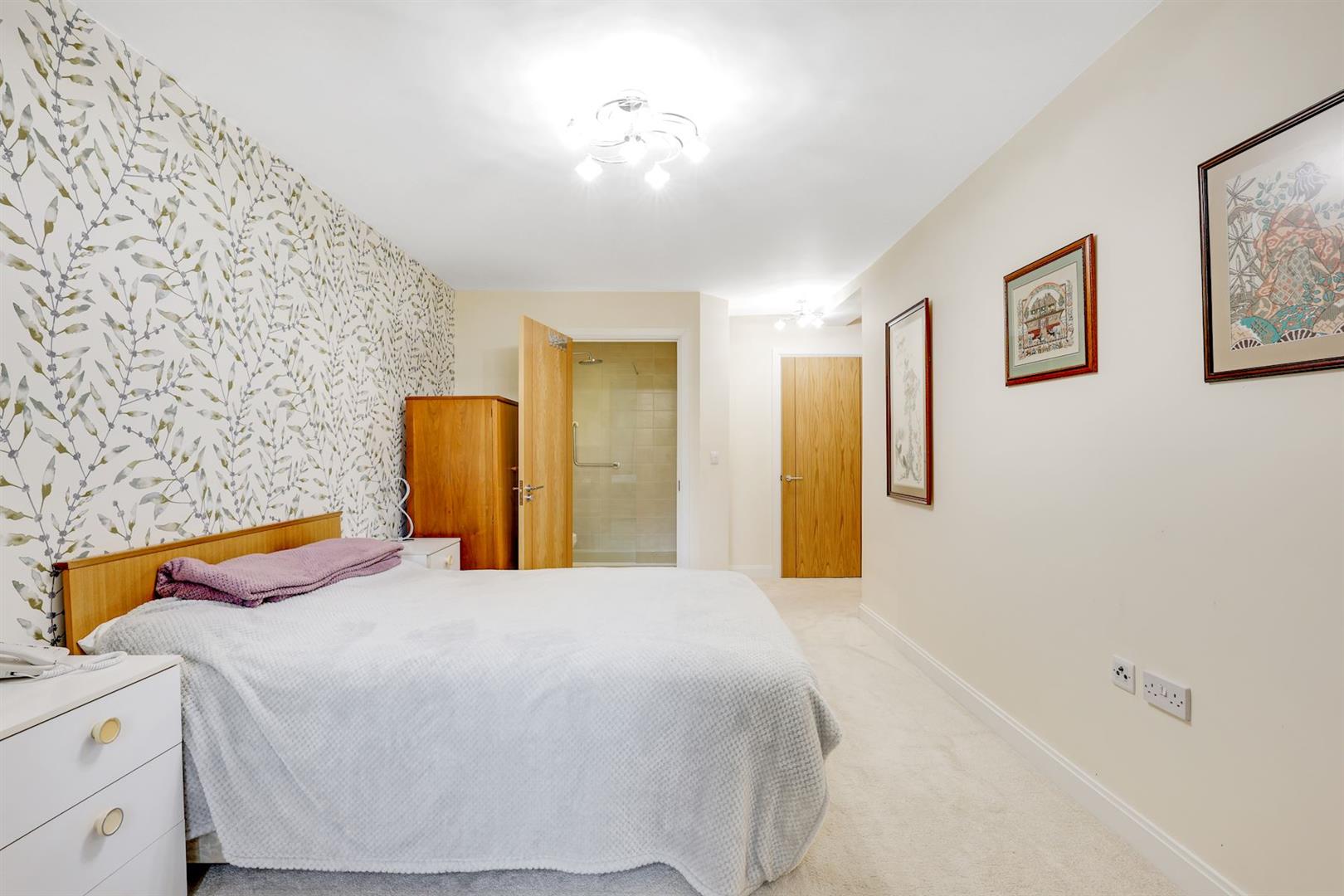 Addington Road, Sanderstead, South Croydon, CR2 8AX