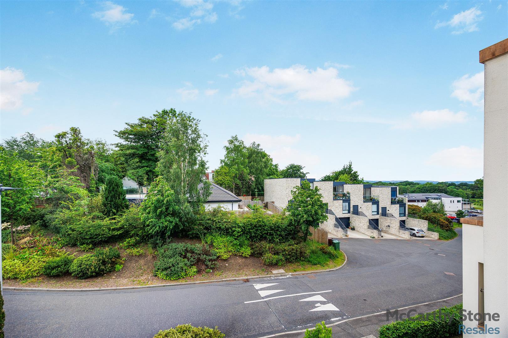 Merrilees Gate, 50 Baberton Avenue, Juniper Green, EH14 5DU