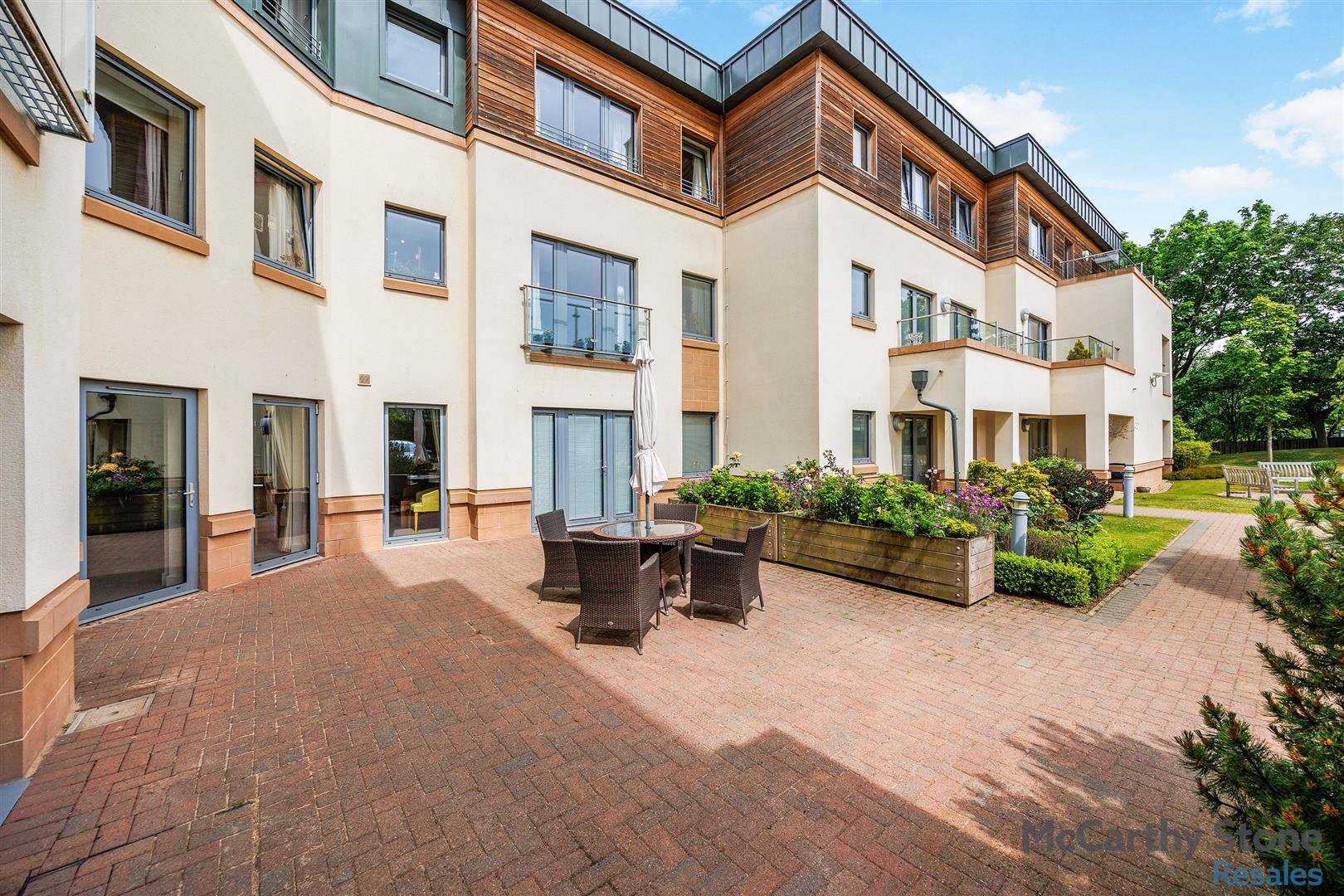 Merrilees Gate, 50 Baberton Avenue, Juniper Green, EH14 5DU