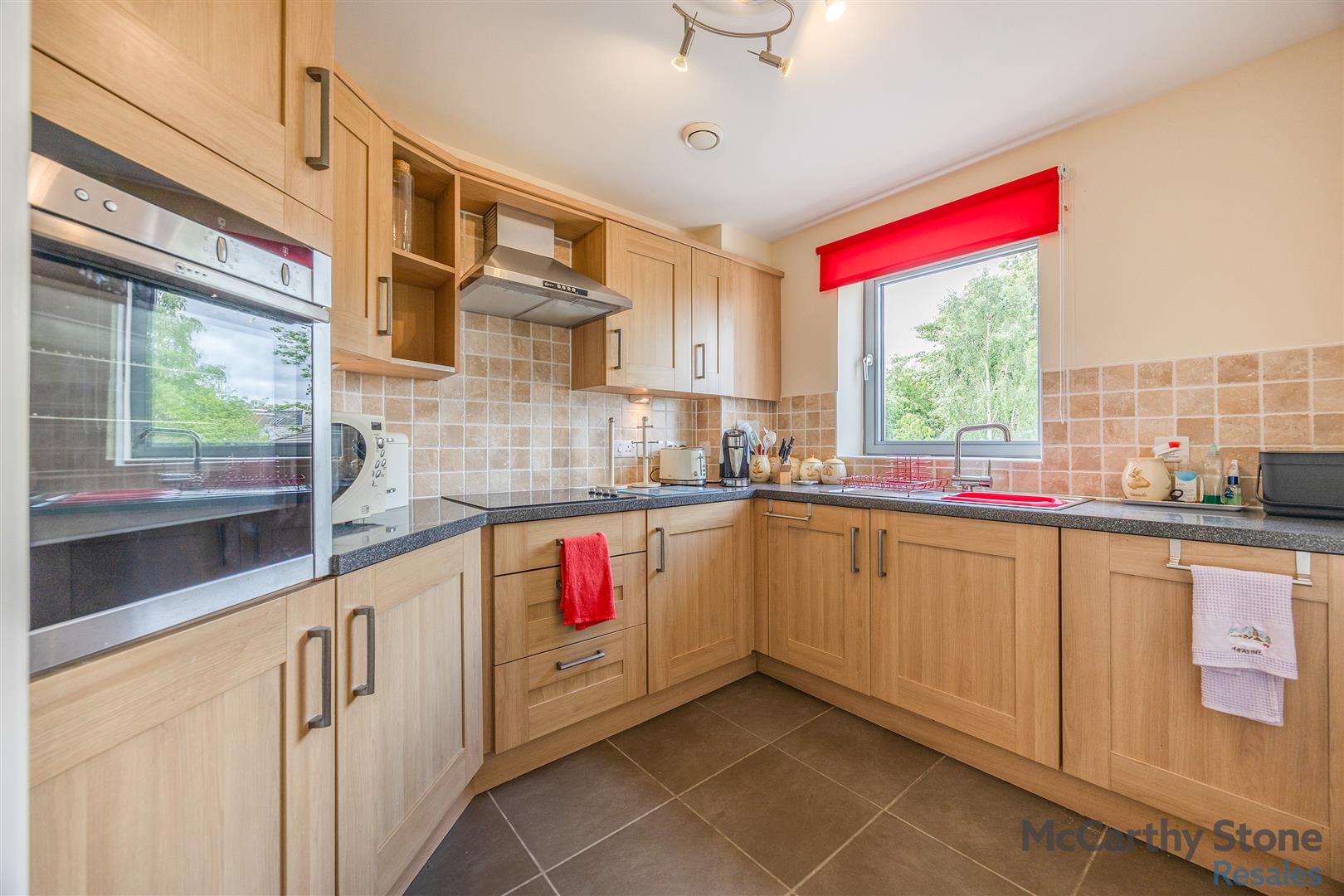 Merrilees Gate, 50 Baberton Avenue, Juniper Green, EH14 5DU