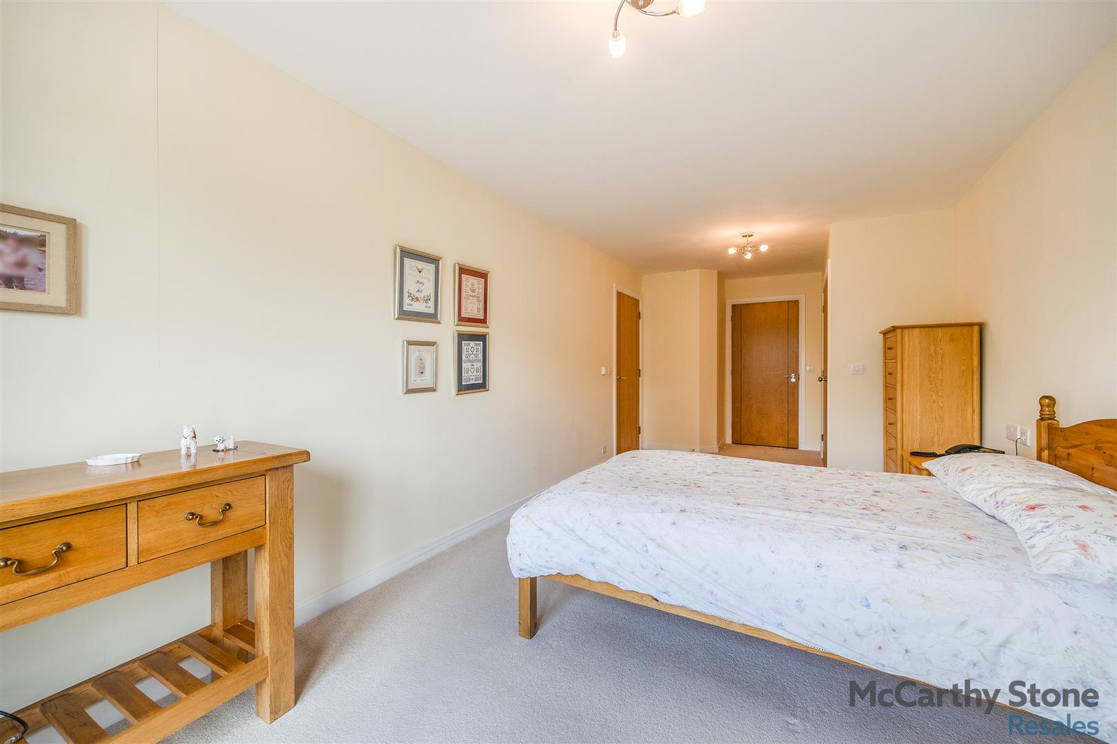 Merrilees Gate, 50 Baberton Avenue, Juniper Green, EH14 5DU