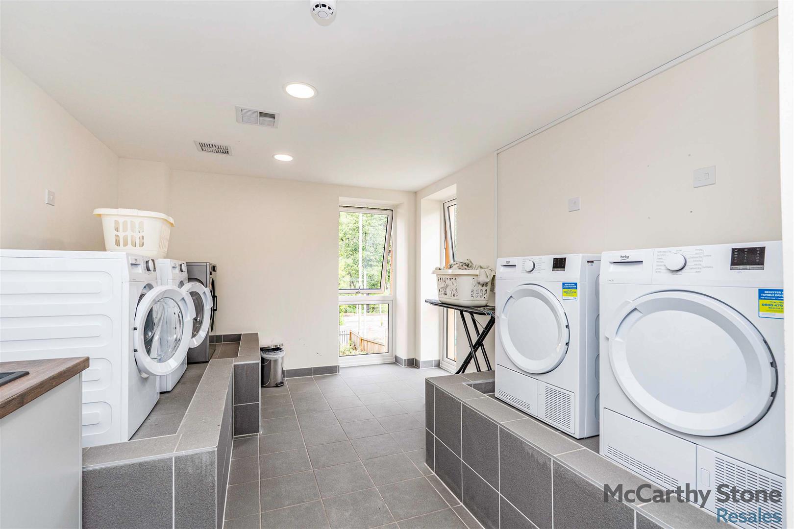 London Road, Bagshot, GU19 5HL