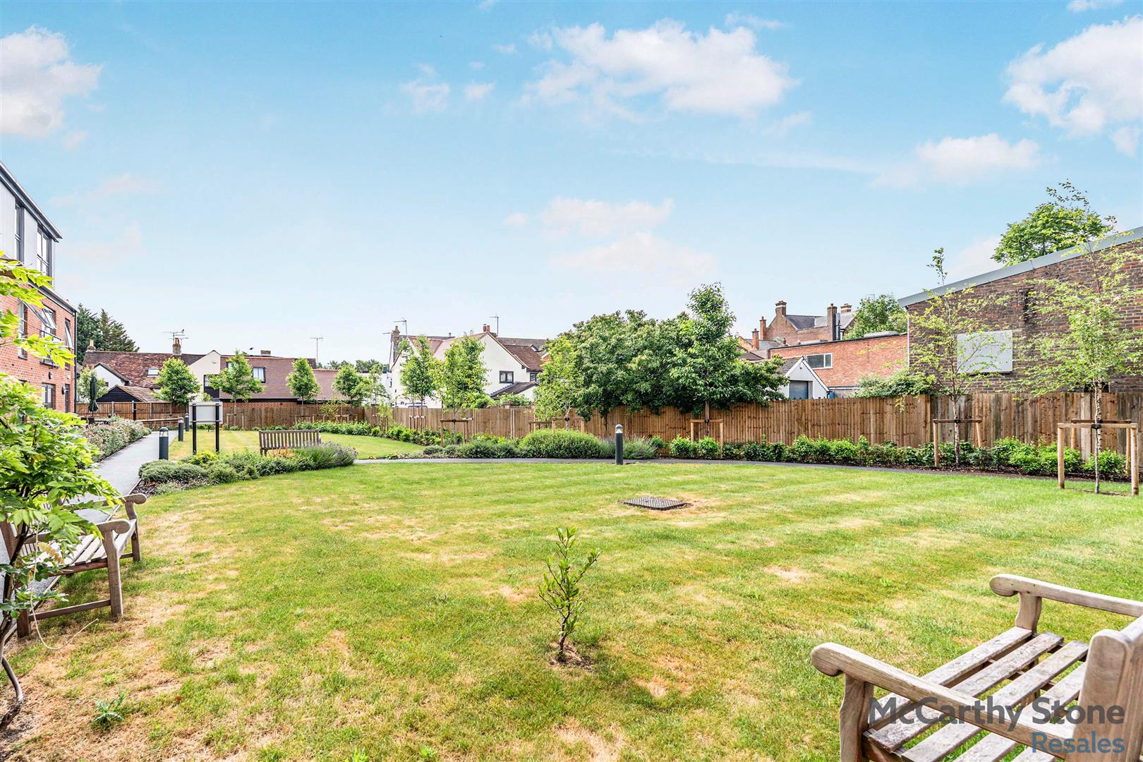 London Road, Bagshot, GU19 5HL