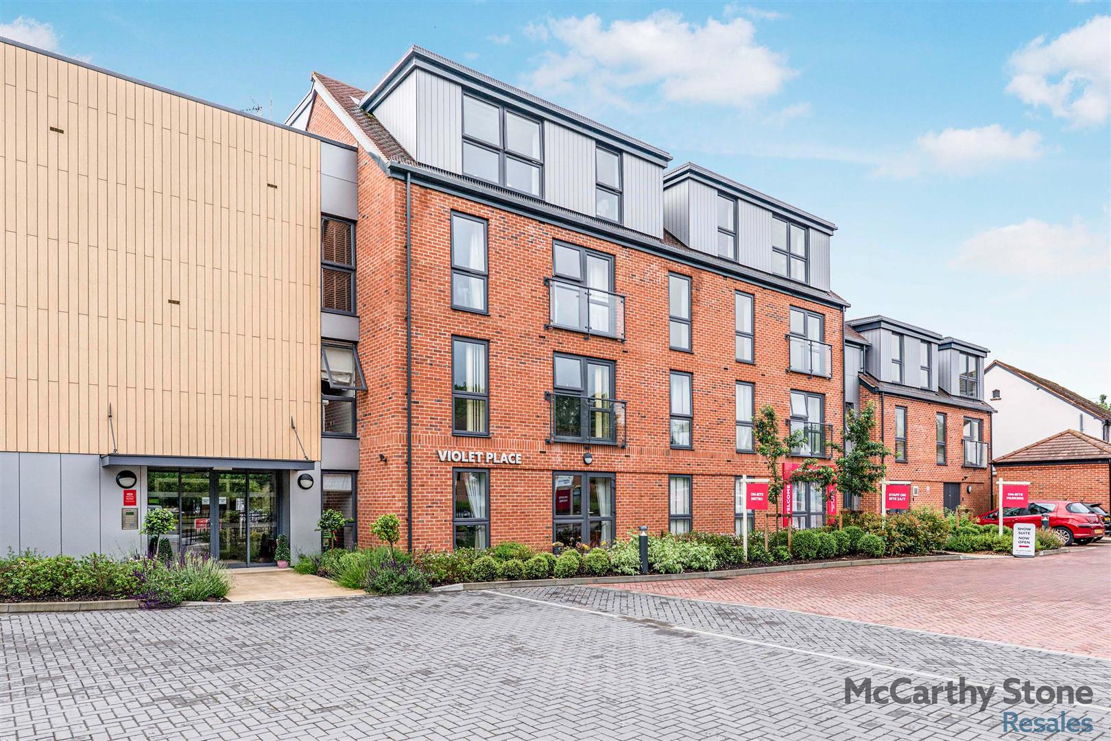 London Road, Bagshot, GU19 5HL