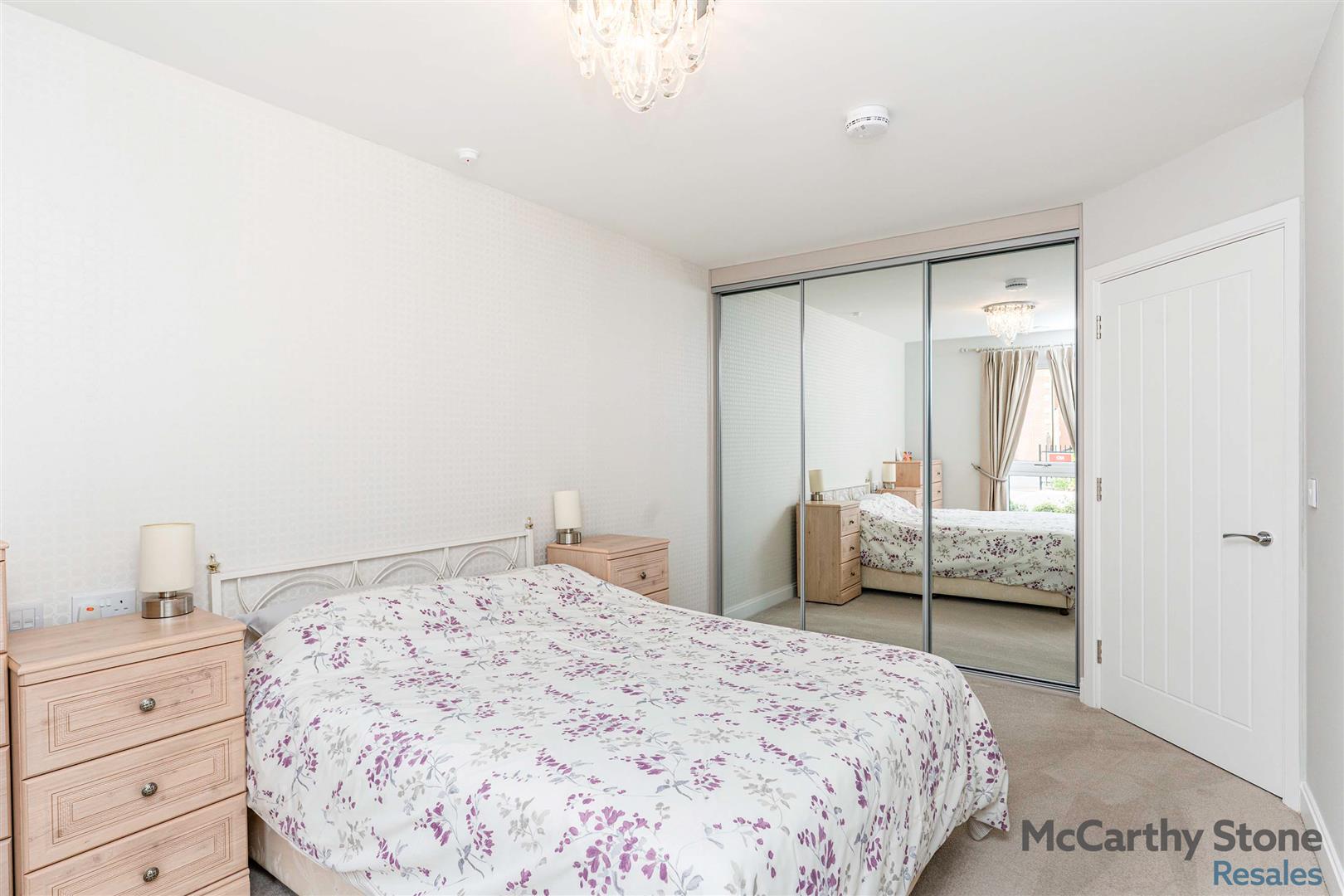 London Road, Bagshot, GU19 5HL