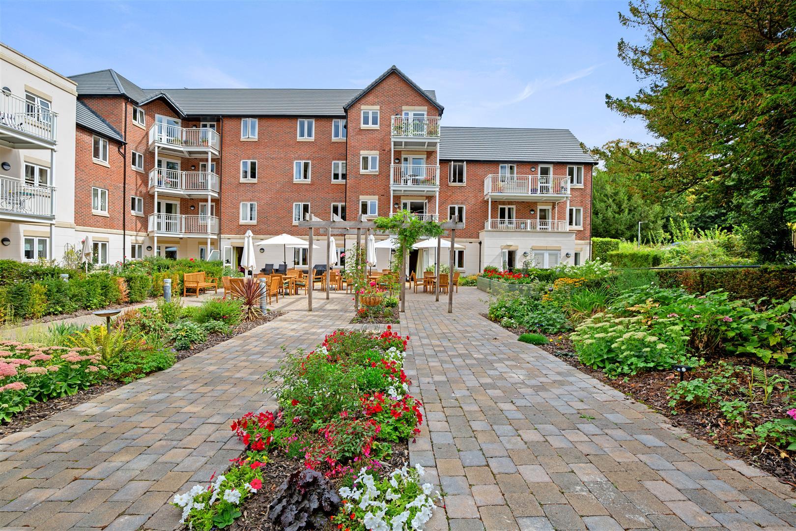Shackleton Place, Bath Road, Devizes, Wiltshire, SN10 2GZ