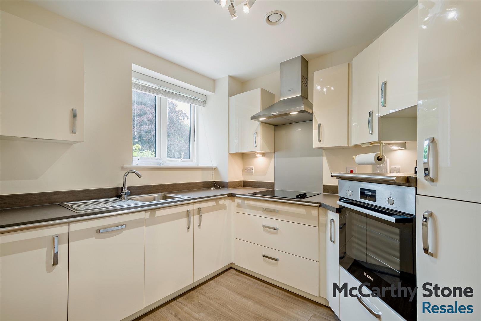 Shackleton Place, Bath Road, Devizes, Wiltshire, SN10 2GZ