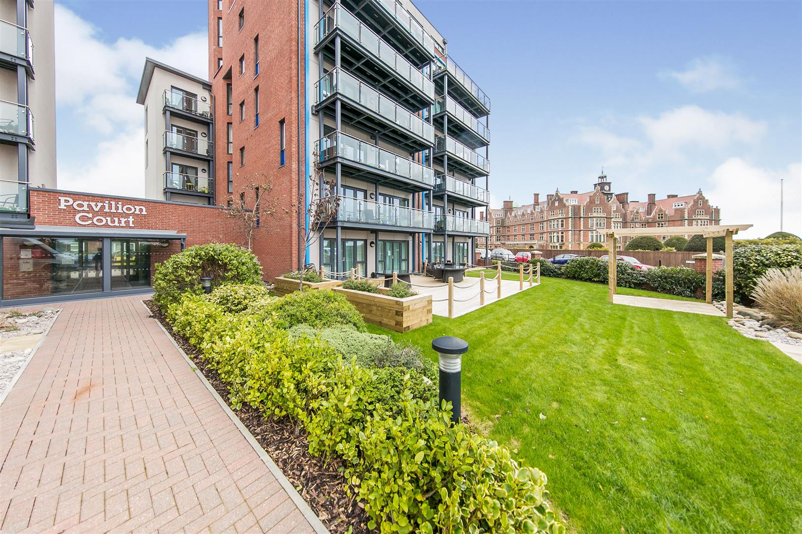 Pavilion Court, Hamilton Gardens, Felixstowe, IP11 7FA