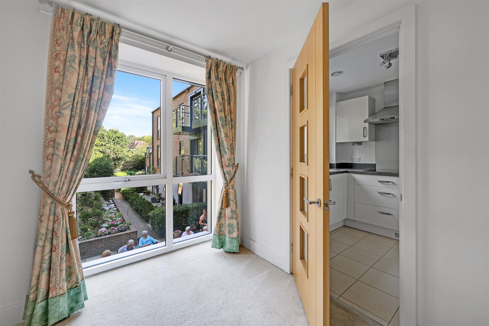 London Road, Guildford, GU1 1FF