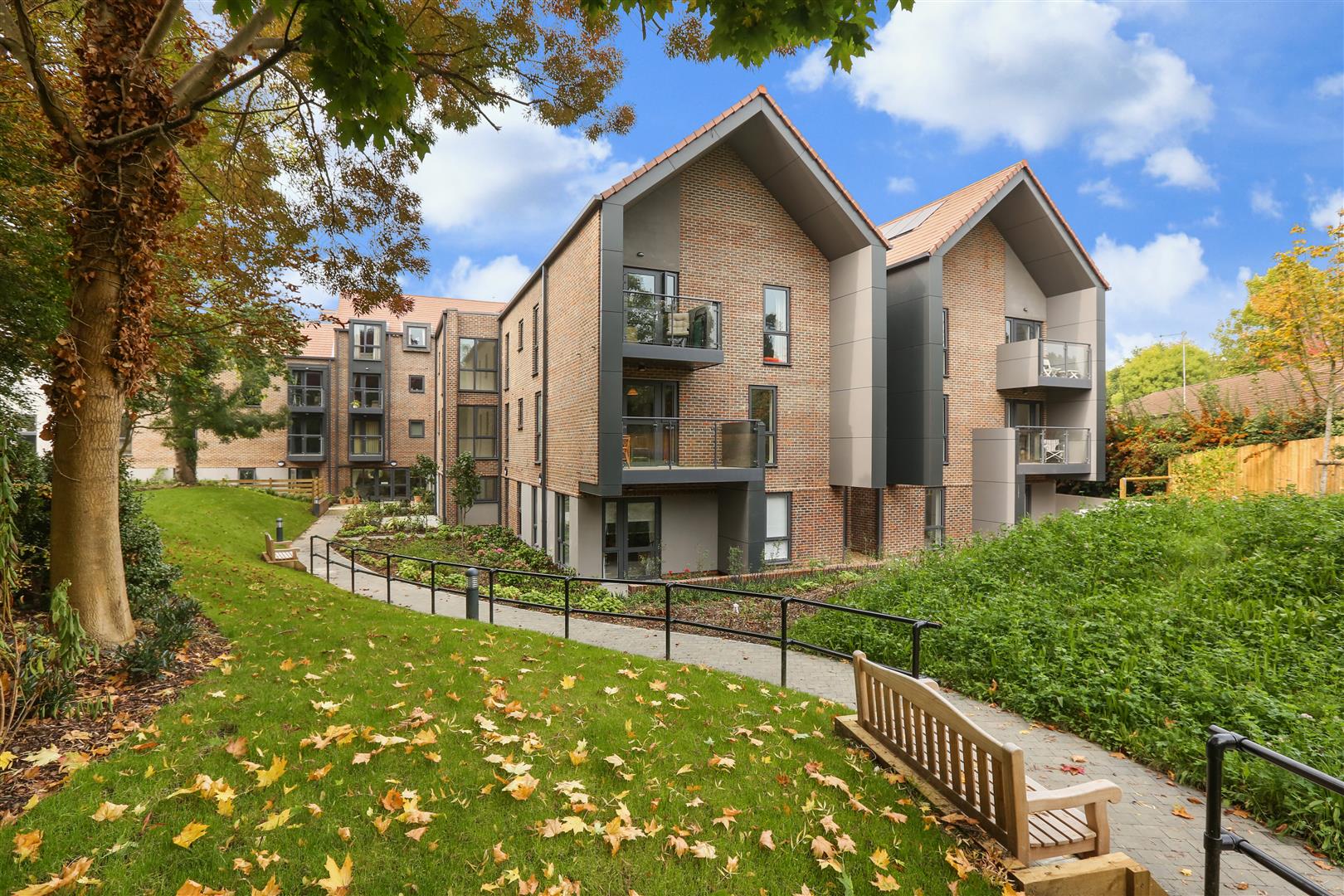 London Road, Guildford, GU1 1FF