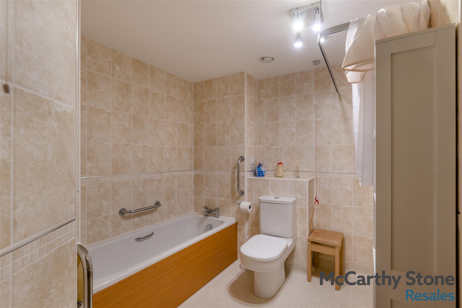 Glenhills Court, Little Glen Road, Glen Parva, Leicester, LE2 9DH