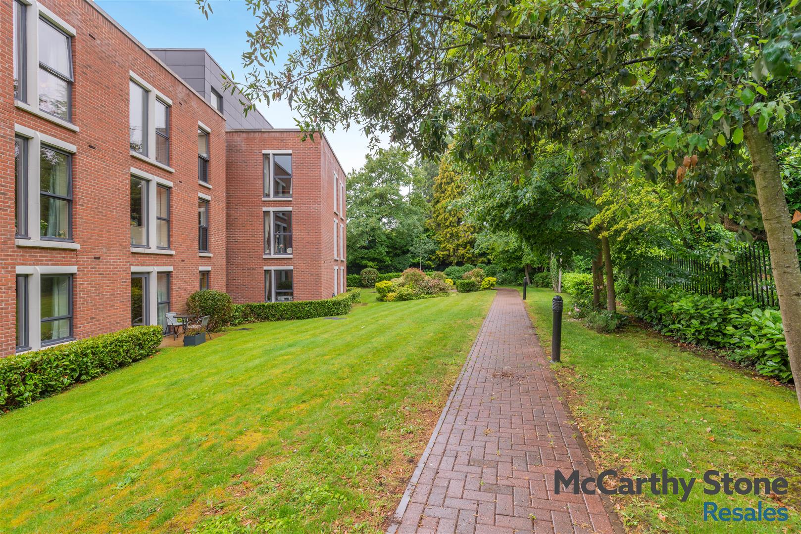 Glenhills Court, Little Glen Road, Glen Parva, Leicester, LE2 9DH