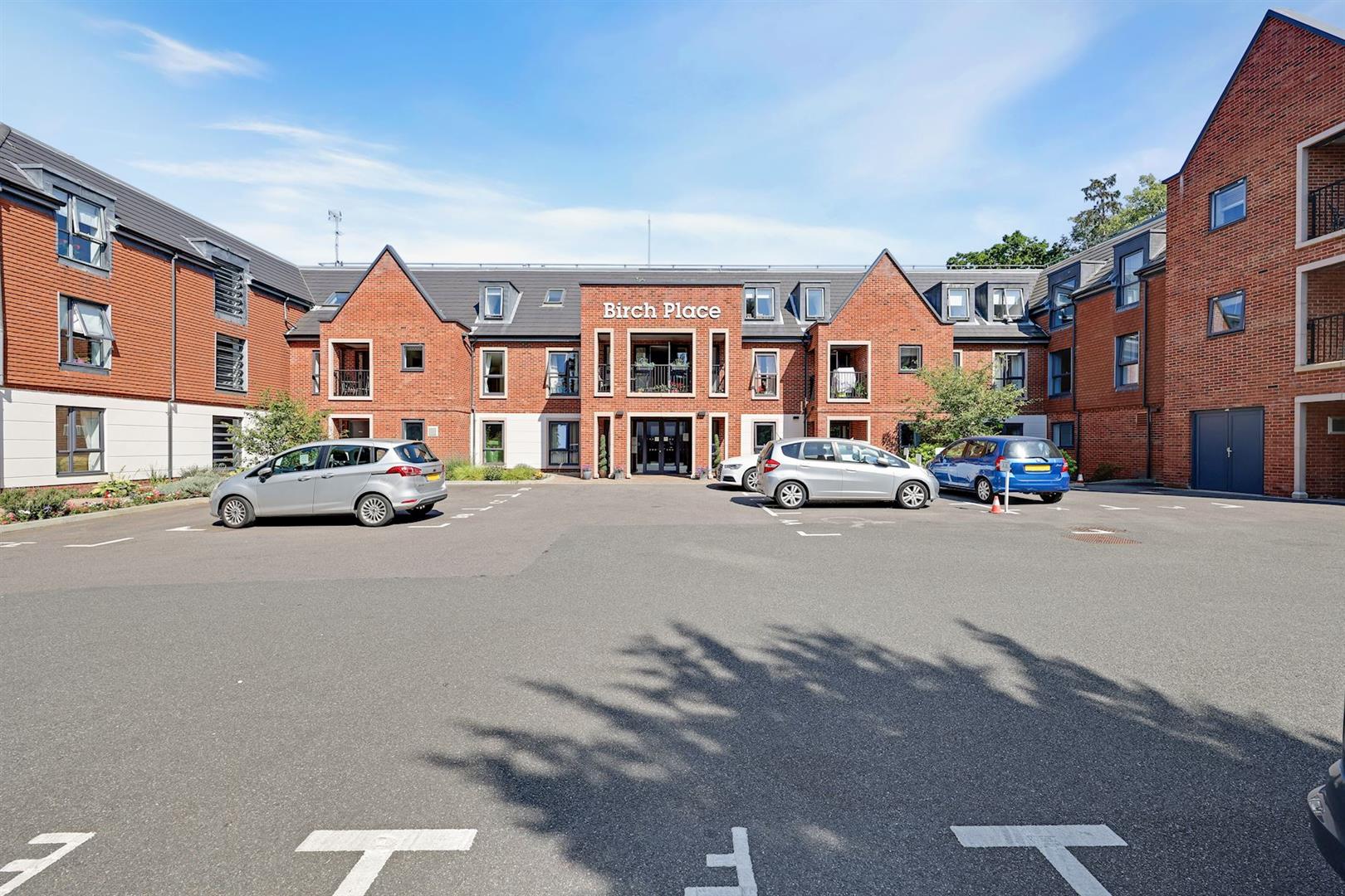 Dukes Ride, Crowthorne, RG45 6GT
