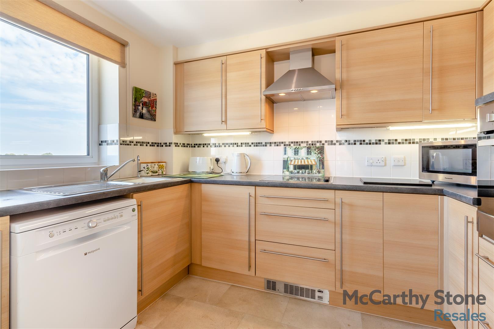 Pavilion Court, Hamilton Gardens, Felixstowe, IP11 7FA
