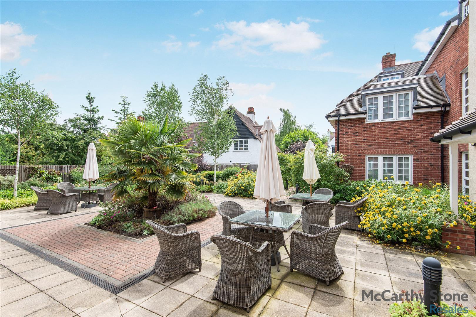 Le Jardin, Station Road, Letchworth Garden City, SG6 3BA
