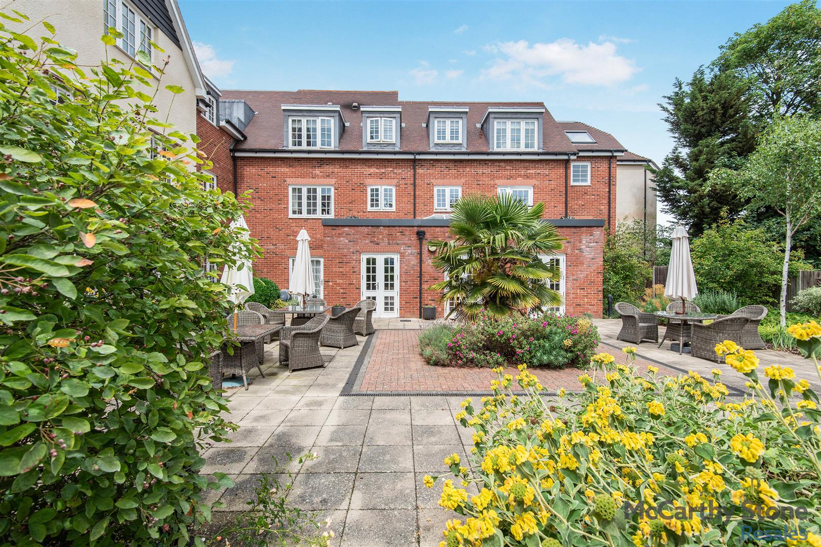 Le Jardin, Station Road, Letchworth Garden City, SG6 3BA