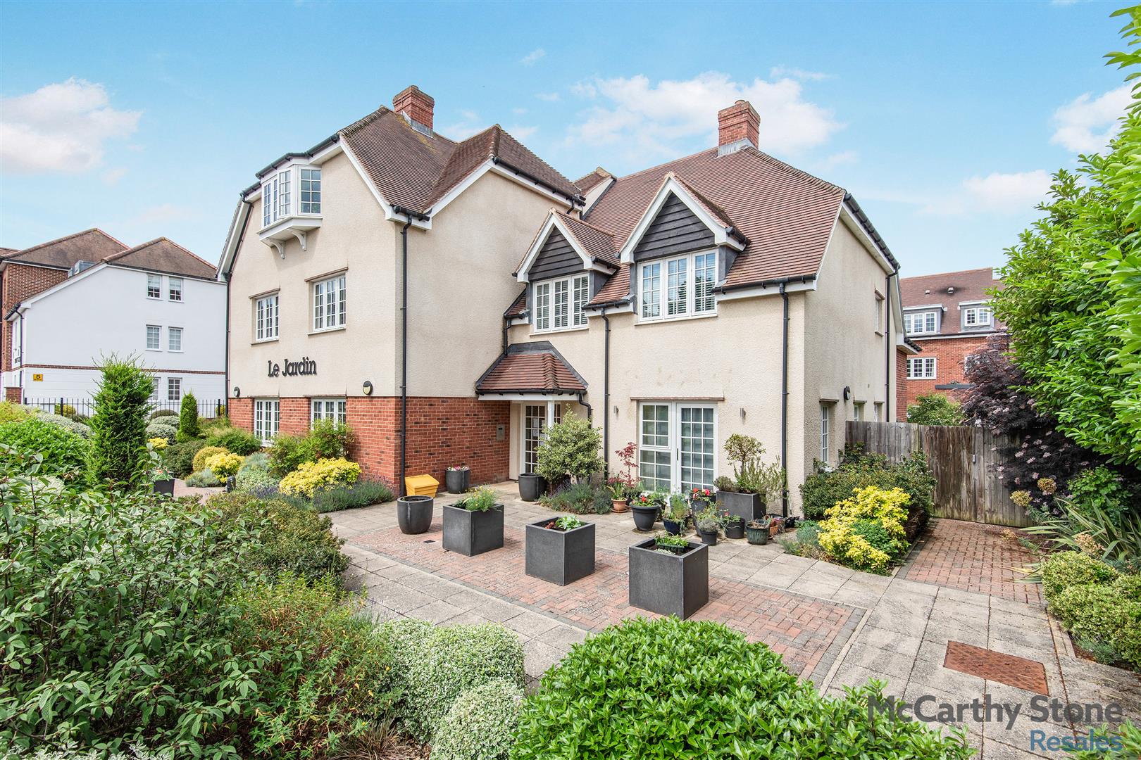 Le Jardin, Station Road, Letchworth Garden City, SG6 3BA