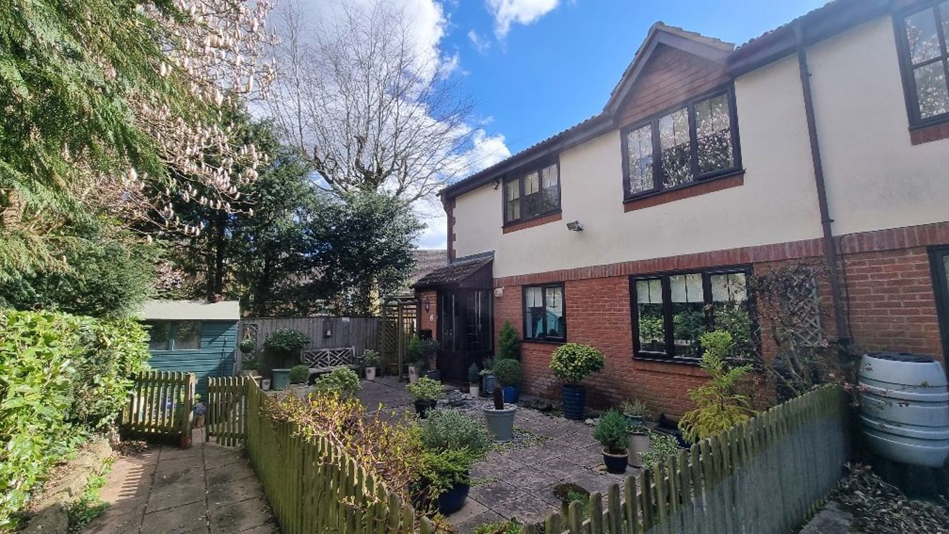 Holm Oak Court, Old Town, Swindon
