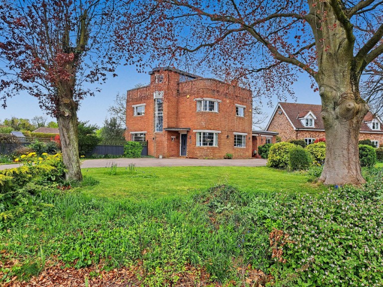 Station Road, Long Sutton