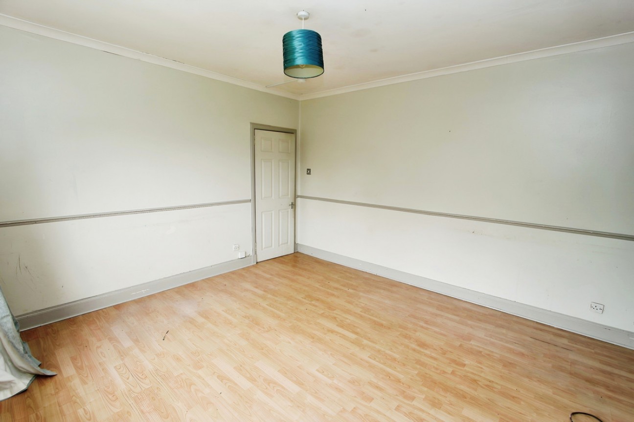 Lithgow Crescent, Paisley, PA2 6UN