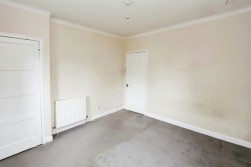 Lithgow Crescent, Paisley, PA2 6UN