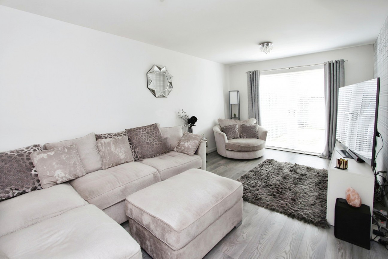 Mains Hill, Erskine, PA8 7