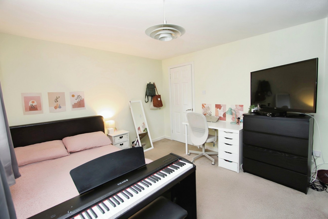 Mains Hill, Erskine, PA8 7