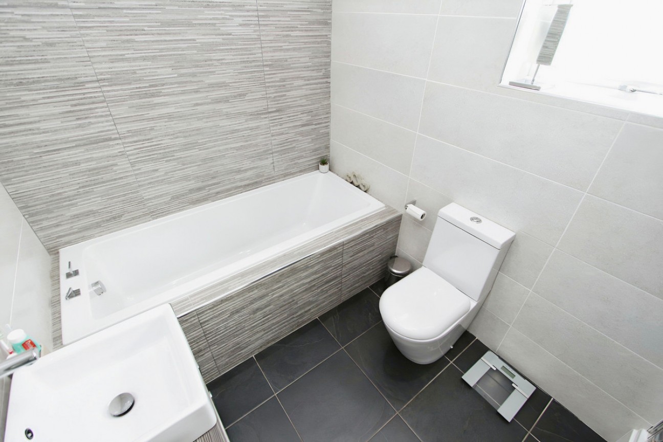 Mains Hill, Erskine, PA8 7