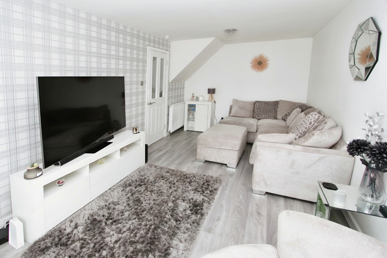 Mains Hill, Erskine, PA8 7